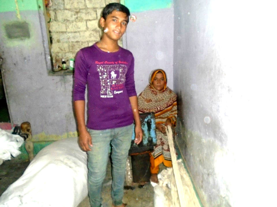 Yarn knitting (Waan Bunai)