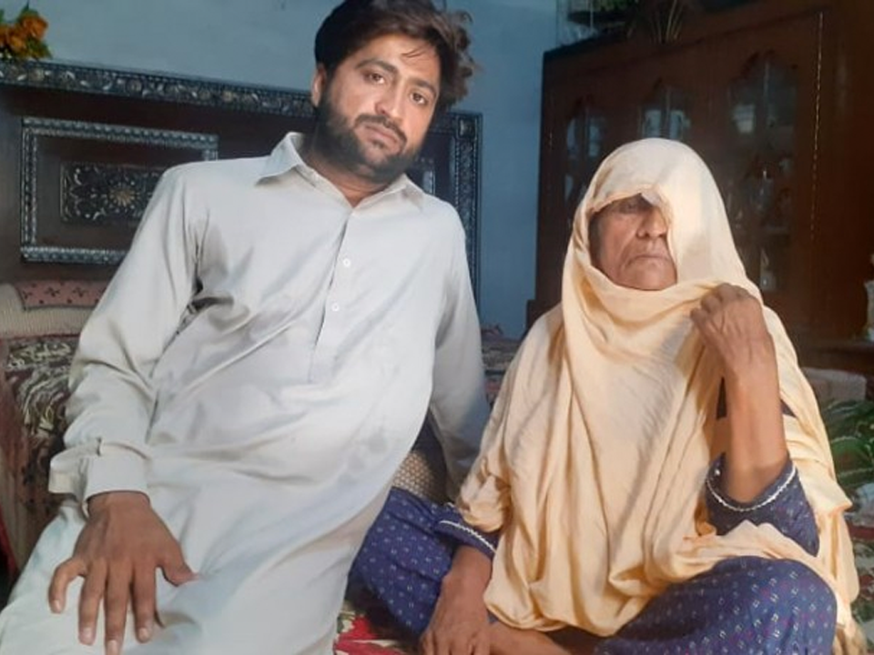 Yarn Knitting (Waan Bunai)