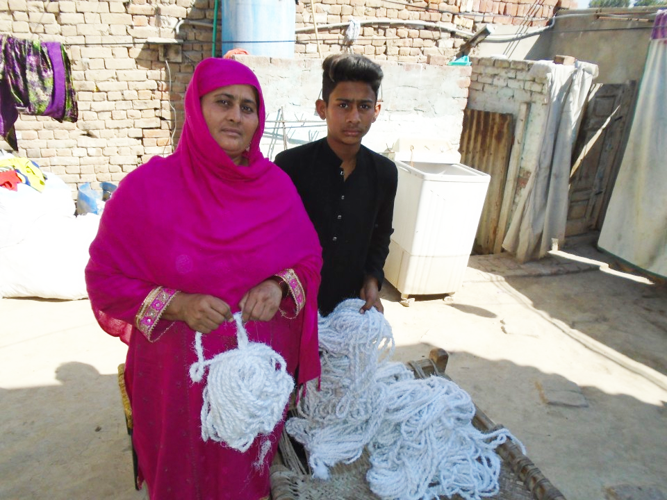 Yarn Knitting (Waan Bunai)