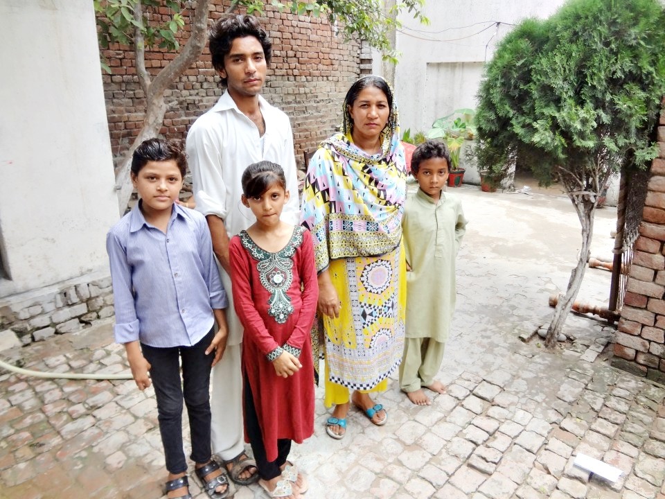 General store Expression 