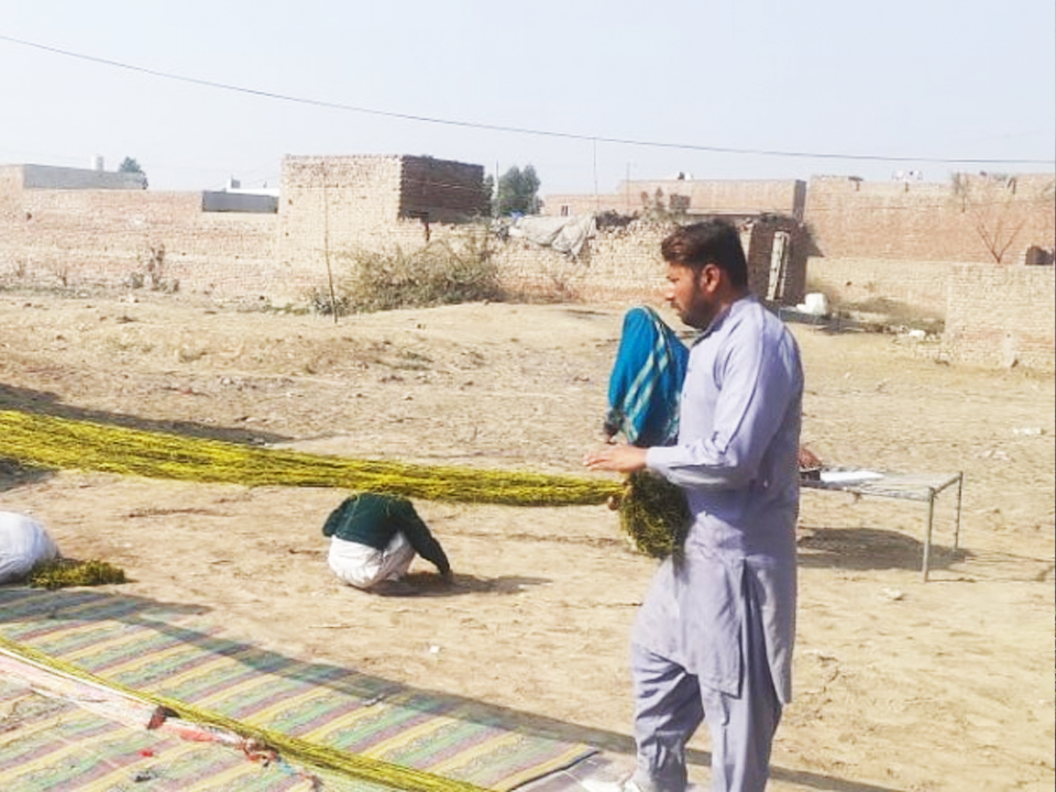 Yarn Knitting (Waan Bunai)