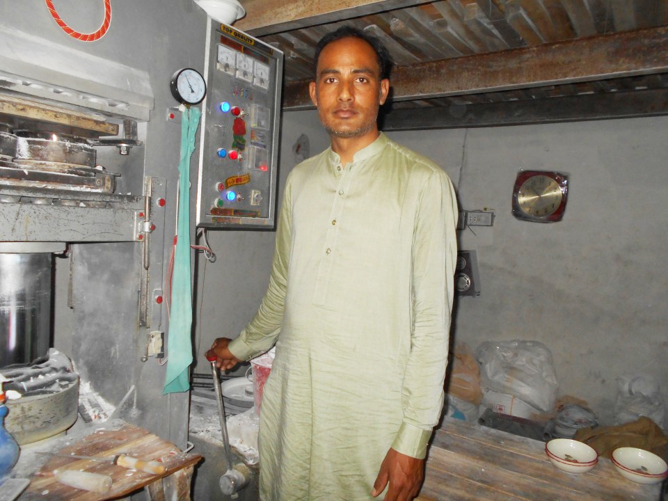 Melamine crockery maker