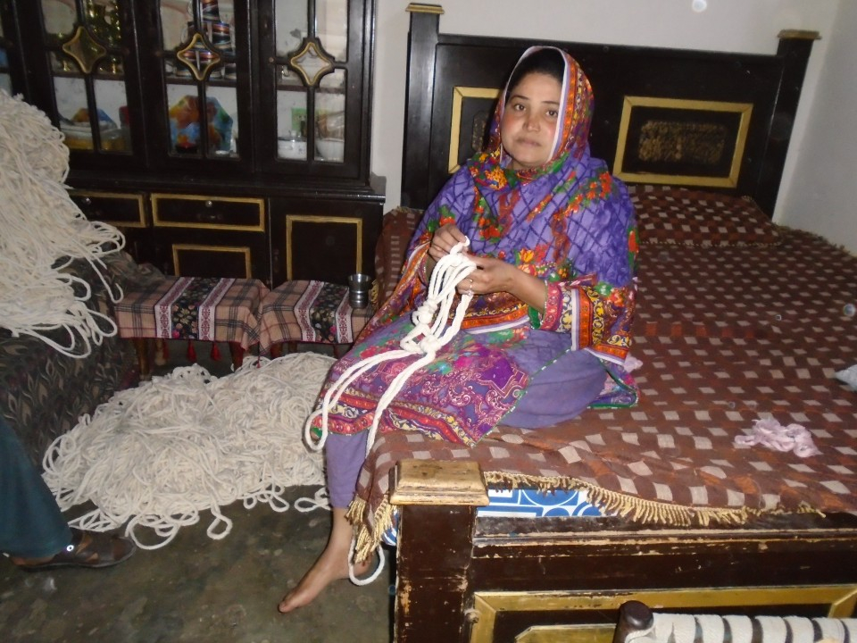 Yarn Knitting (Waan Bunai)