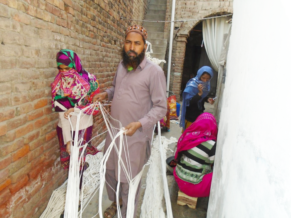 Yarn Knitting (Waan Bunai)