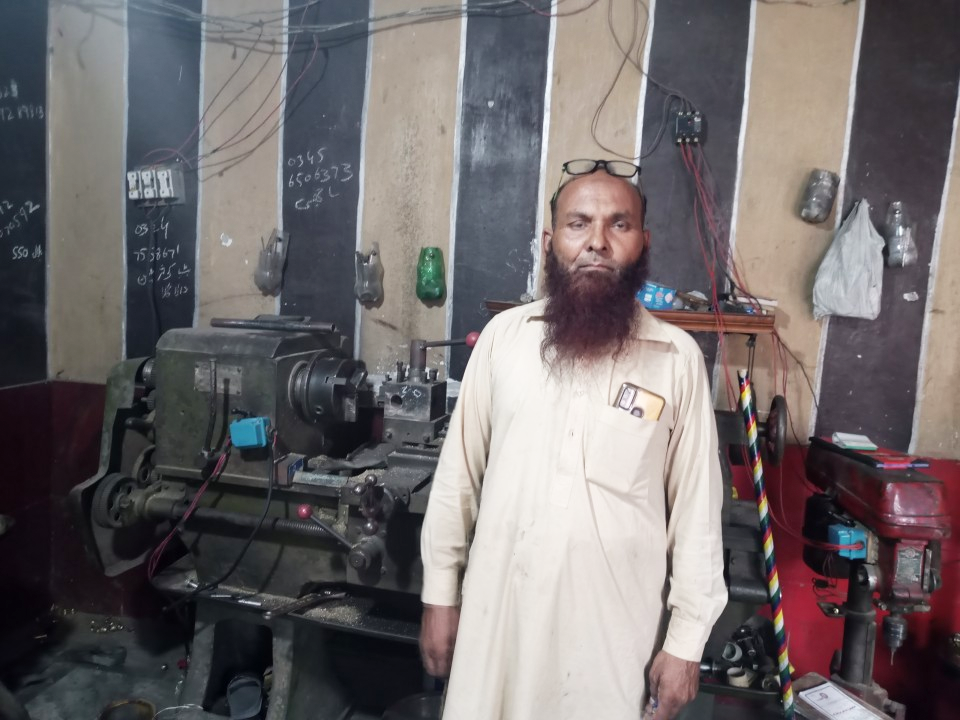 Sanitary Bush Making Workshop