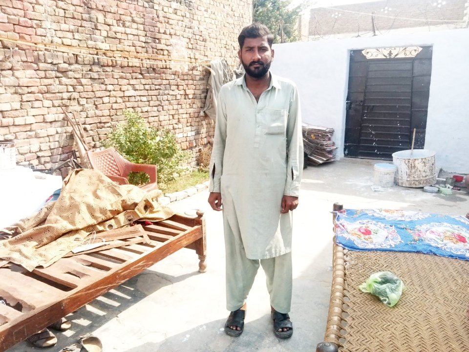 Fruits Salesman