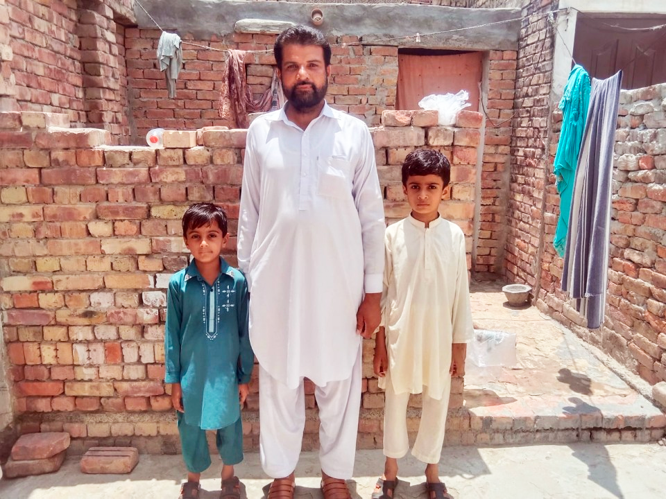 Confectionery items Salesman