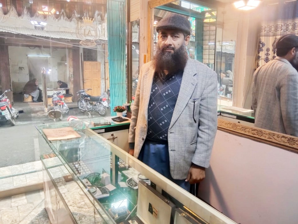 Artificial jewellery