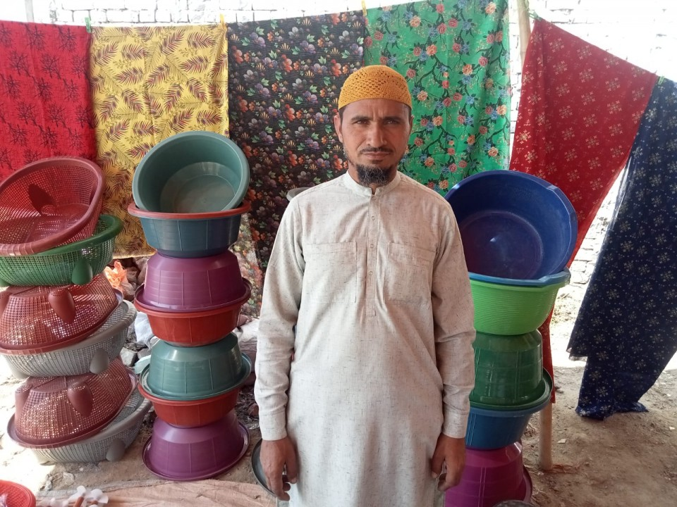 Crockery Salesman 