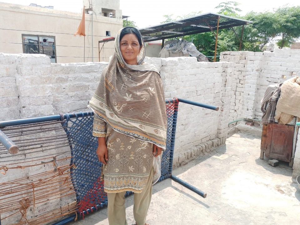 Shoes & Jewelry  salesperson