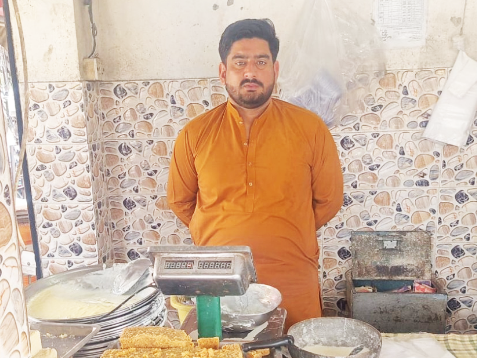 Raza Khokhar Milk Shop 