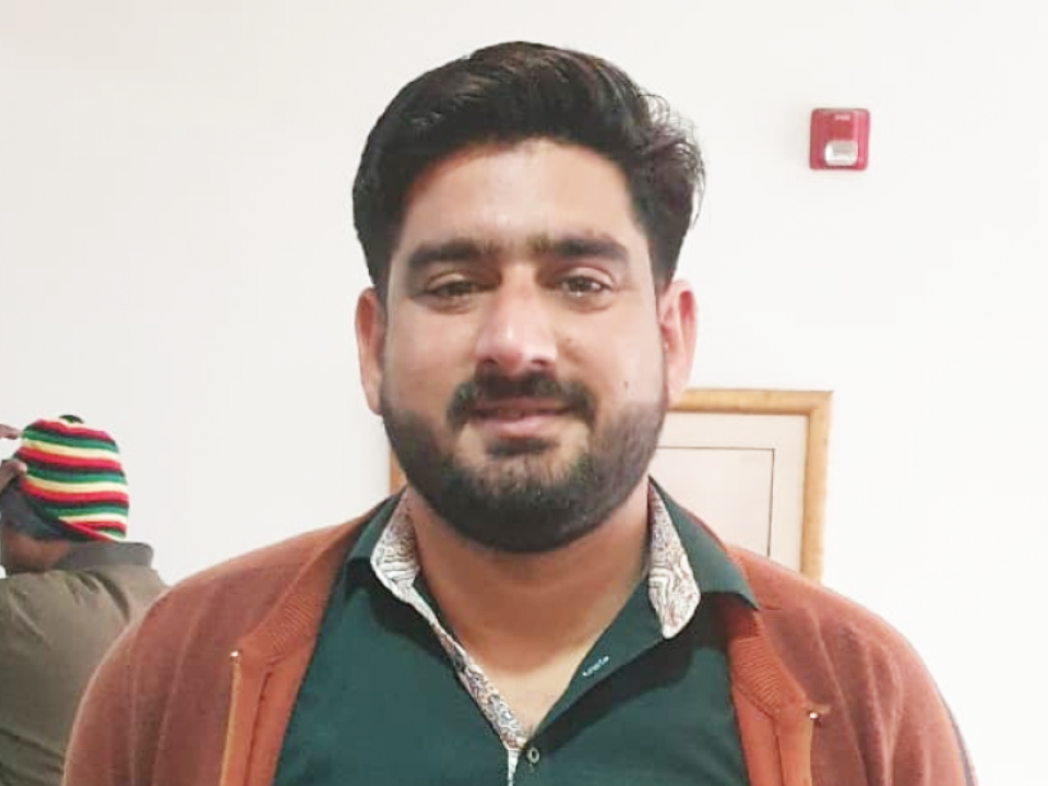 Raza Khokhar Milk Shop 