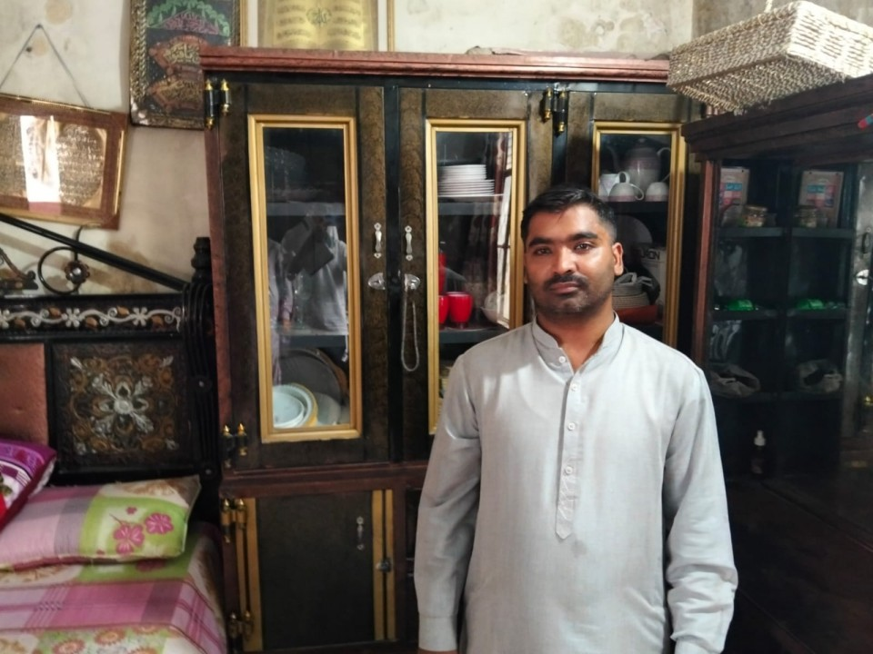 cosmetic and jewelry Shop