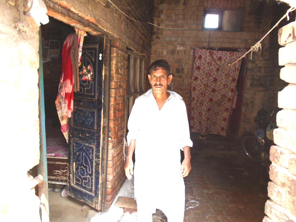 Yarn knitting (Waan Bunai)