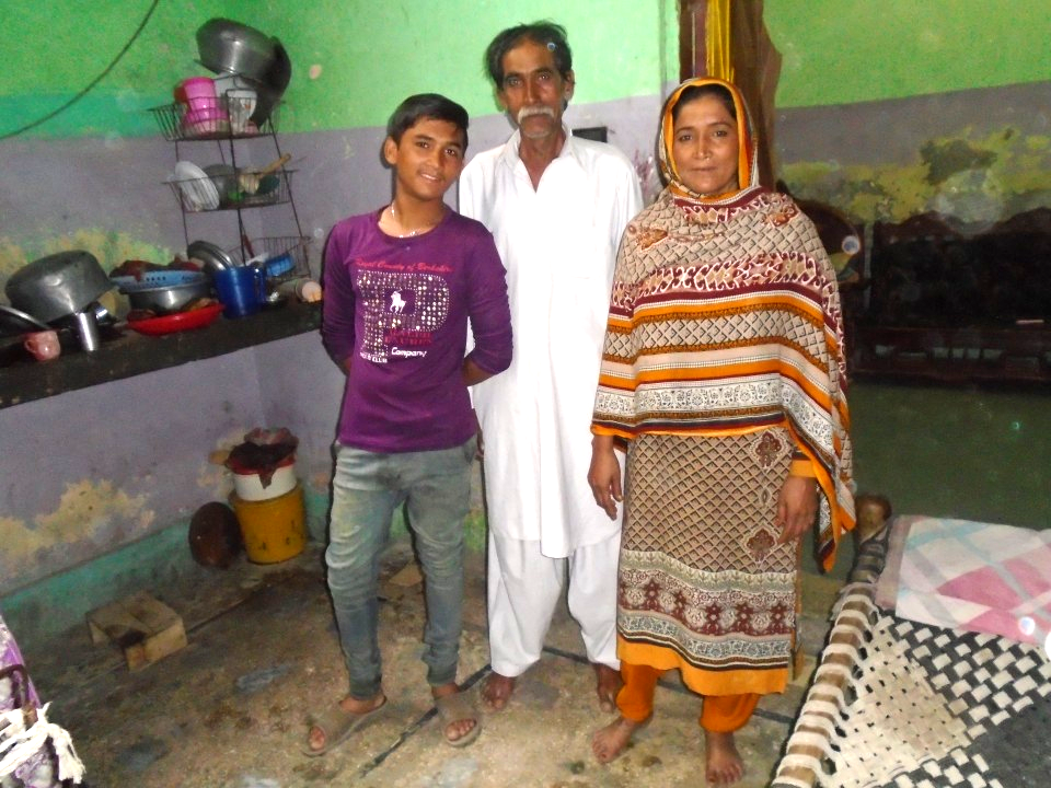 Yarn knitting (Waan Bunai)