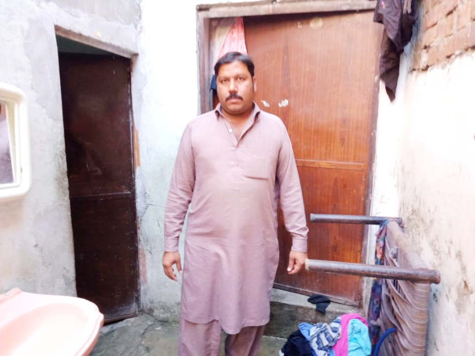 Garments Salesman