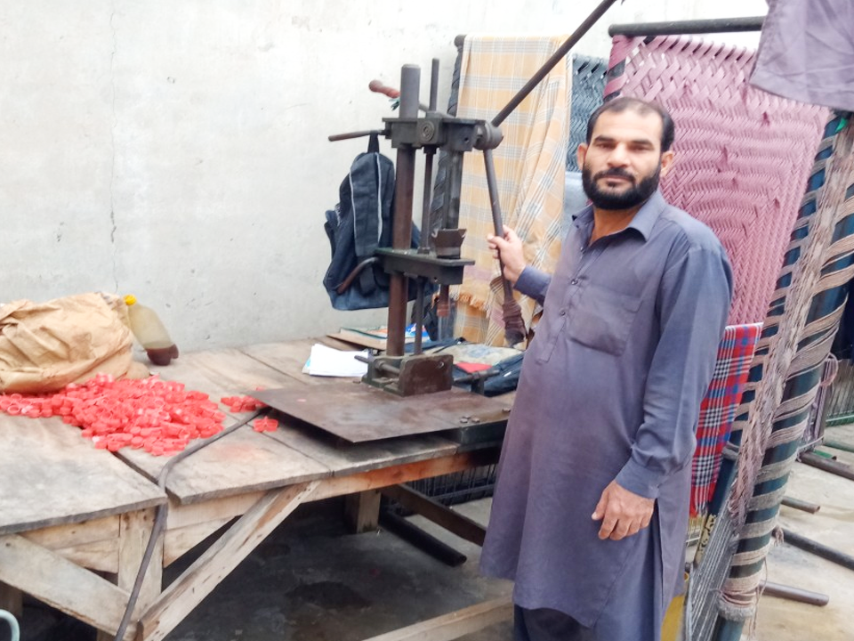 Hand Molding Machine 