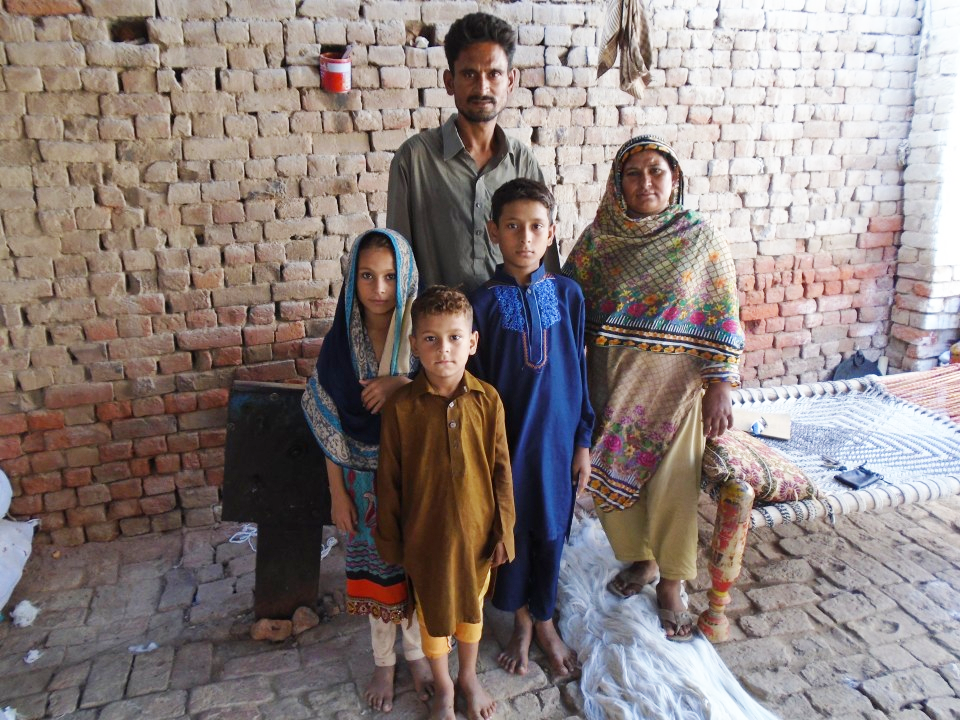 Yarn knitting ( Waan Bunai)