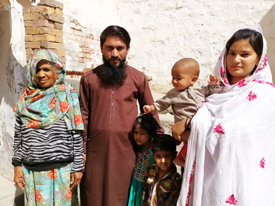 Laces and Buttons Selling Business