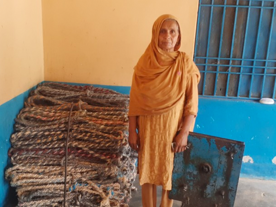 Yarn Knitting (Waan Bunai)