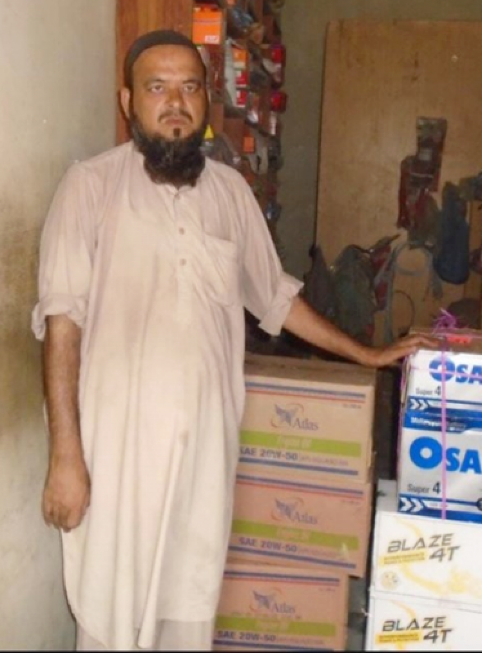Tariq Mehmood - getting shield