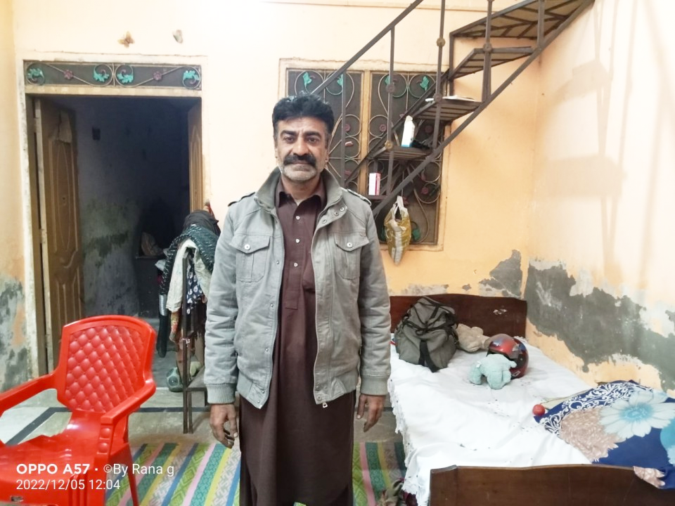 Spices Packing & Salesman