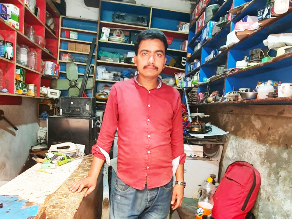 Electric store+repairing center