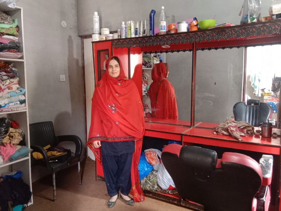 Beauty parlour & clothing