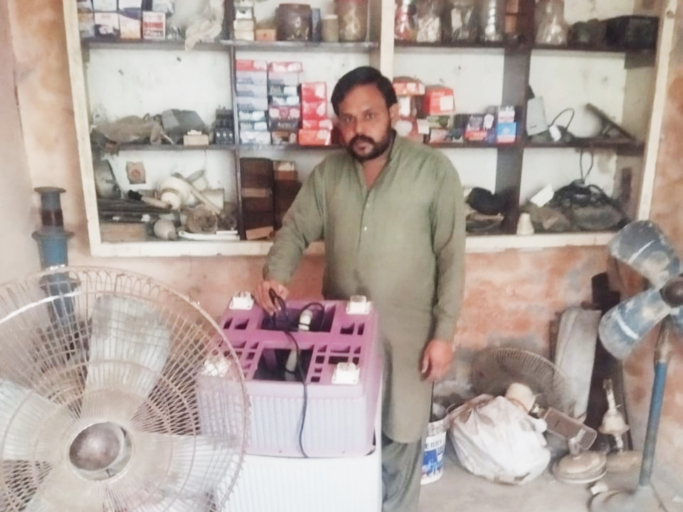 Electronics repairing shop