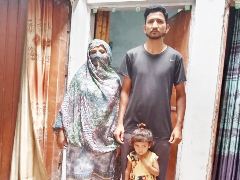 Birds Feed and pigeon shop.