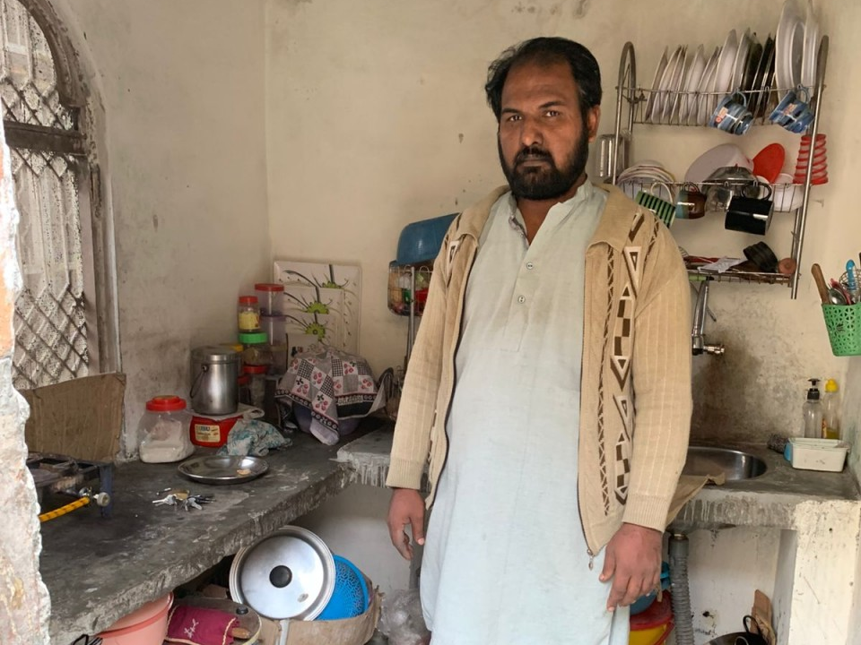 Disposable item seal